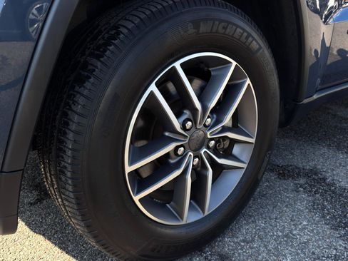 Used 2021 Jeep Grand Cherokee Limited image 13