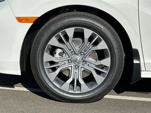 New 2026 Honda Odyssey Touring image 32