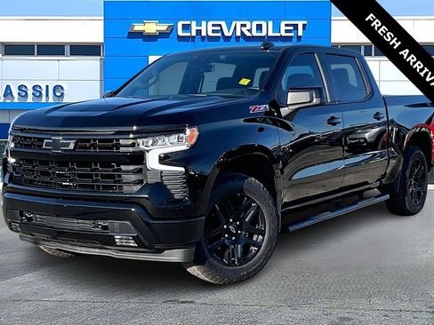 Used 2025 Chevrolet Silverado 1500 RST image 3