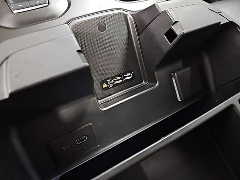 Used 2023 GMC Sierra 1500 Denali w/ Technology Package image 21