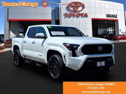 Certified 2025 Toyota Tacoma SR5 RWD image 1