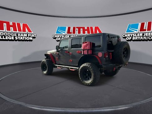 Used 2016 Jeep Wrangler Unlimited Rubicon w/ Connectivity Group AWD/4WD image 6