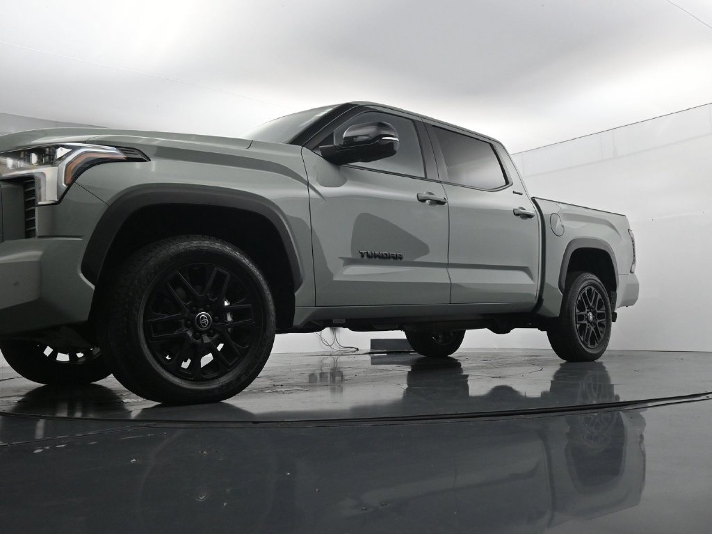 Used 2026 Toyota Tundra Limited AWD/4WD image 34