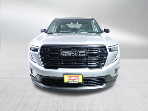 Used 2025 GMC Acadia Elevation w/ Elevation Premium Package image 2