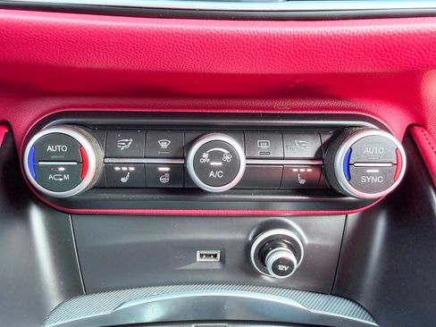 Used 2019 Alfa Romeo Stelvio Ti Sport w/ Quick Order Package 22S Sport AWD/4WD image 33