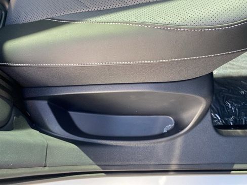 New 2025 Volkswagen Tiguan SE image 52