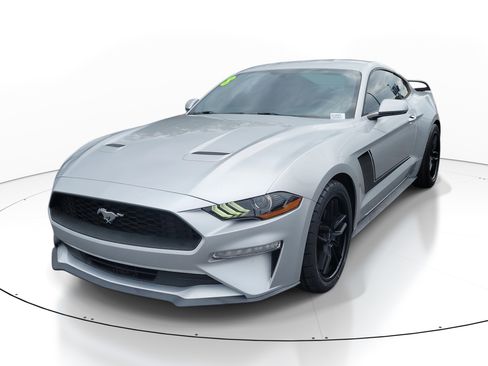 Used 2018 Ford Mustang EcoBoost image 3