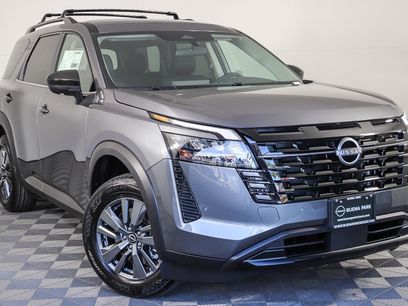 Used 2025 Nissan Pathfinder Platinum w/ Cargo Package