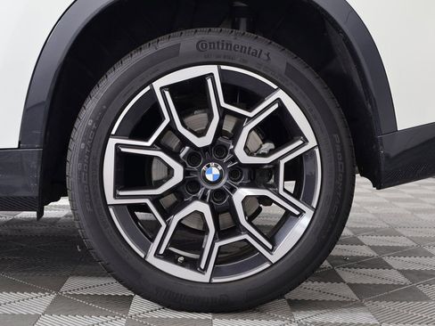 Used 2025 BMW X1 xDrive28i w/ Premium Package image 16