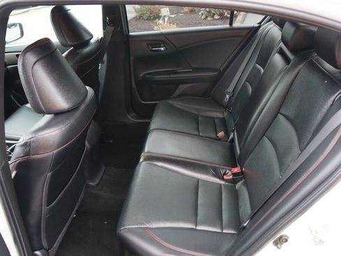 Used 2017 Honda Accord Sport Special Edition image 12
