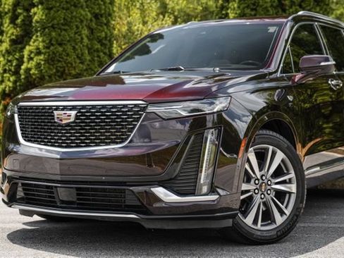 Used 2020 Cadillac XT6 Premium Luxury AWD/4WD image 2