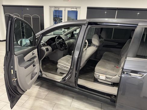 Used 2014 Honda Odyssey EX image 21