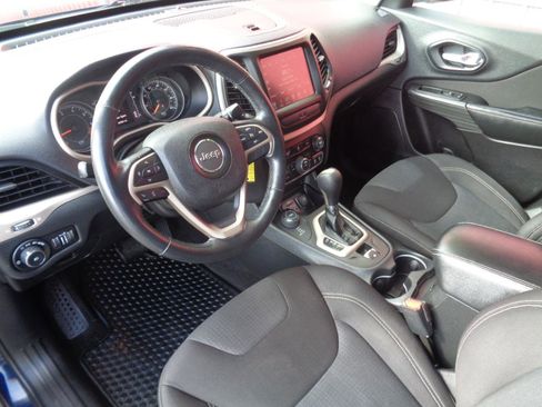 Used 2015 Jeep Cherokee Latitude w/ Cold Weather Group AWD/4WD image 2