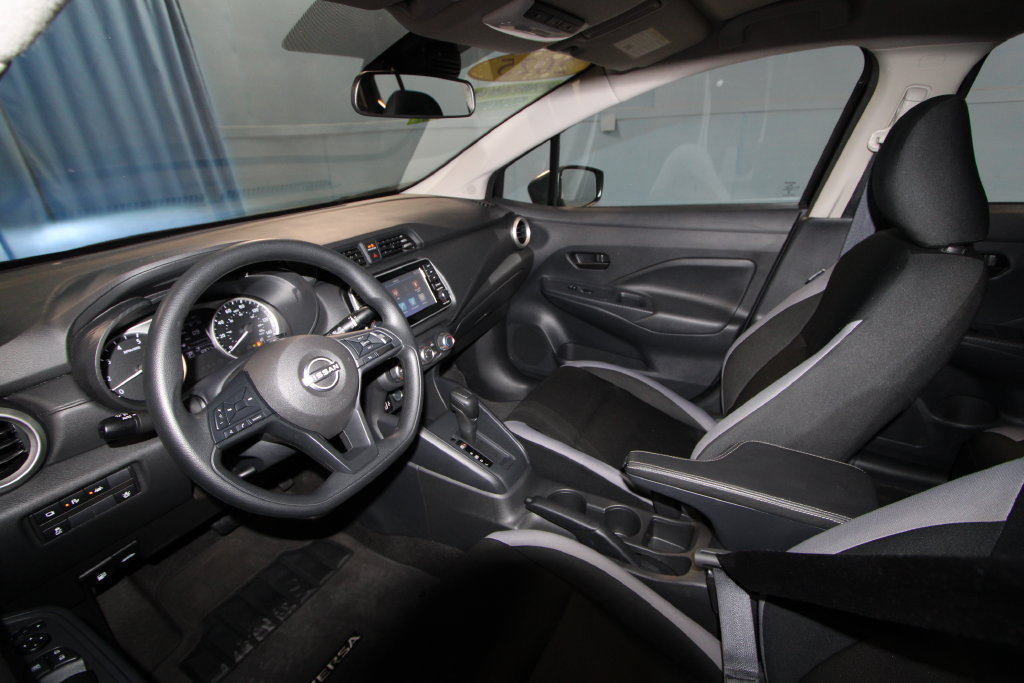 Used 2025 Nissan Versa S w/ Trunk Package FWD image 2