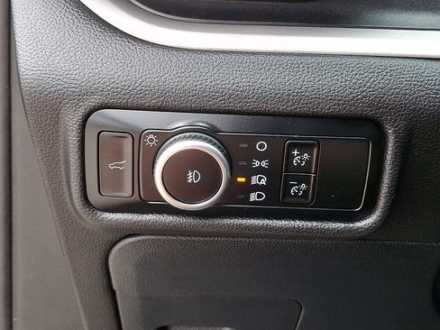 Used 2023 Ford Explorer XLT w/ Equipment Group 202A AWD/4WD image 28