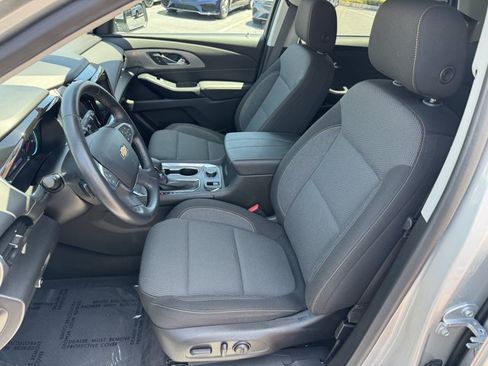 Used 2021 Chevrolet Traverse LT FWD image 17