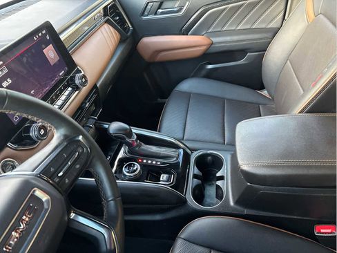 Used 2023 GMC Canyon AT4 w/ AT4 Premium Package image 43