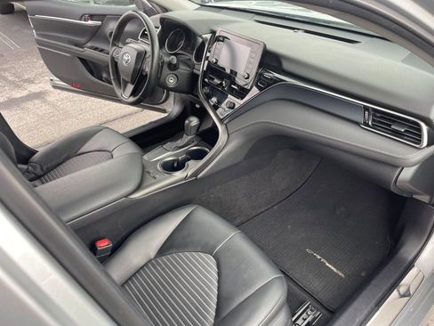 Used 2024 Toyota Camry SE FWD image 18