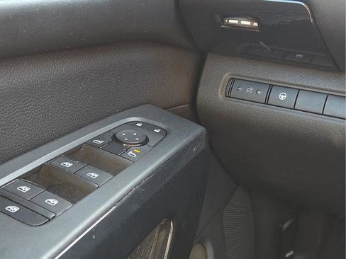 Used 2024 Nissan Pathfinder SV FWD image 13