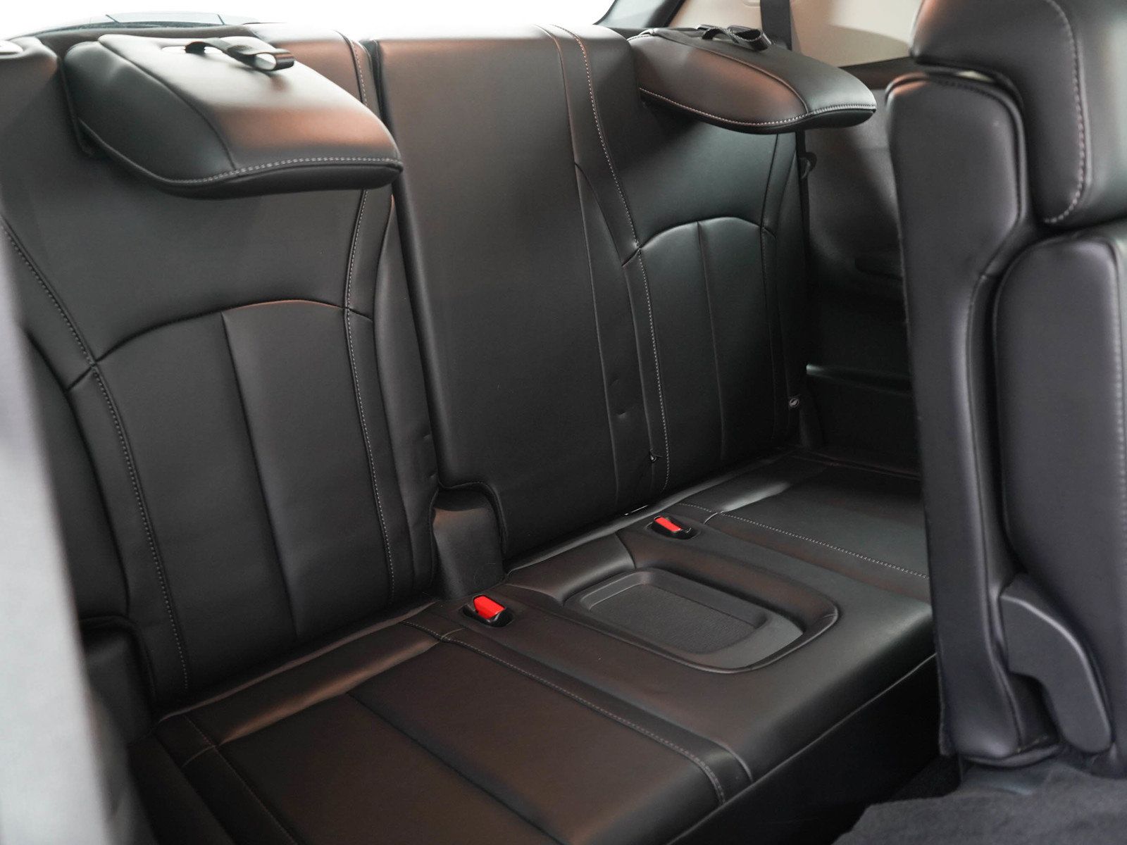 Used 2025 INFINITI QX60 Luxe AWD/4WD image 13