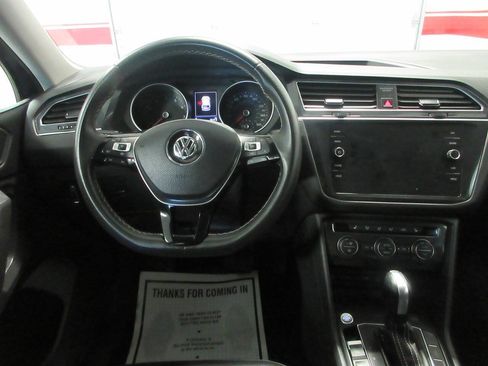 Used 2021 Volkswagen Tiguan SE AWD/4WD image 22