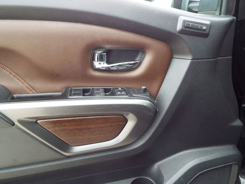 Used 2018 Nissan Titan Platinum Reserve w/ Platinum Utility Package image 25