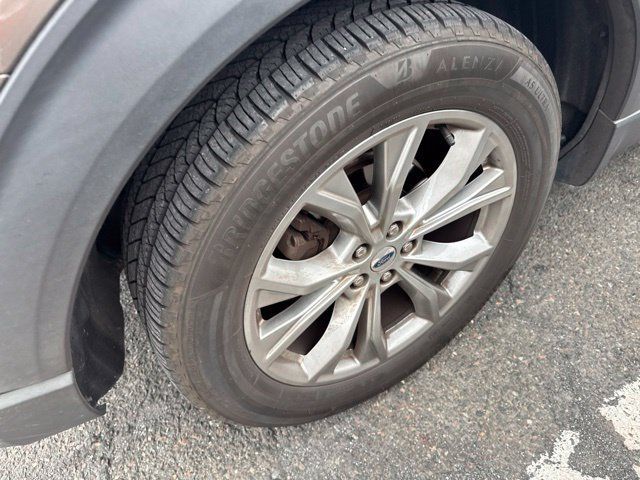 Used 2021 Ford Explorer XLT w/ Equipment Group 202A RWD image 12