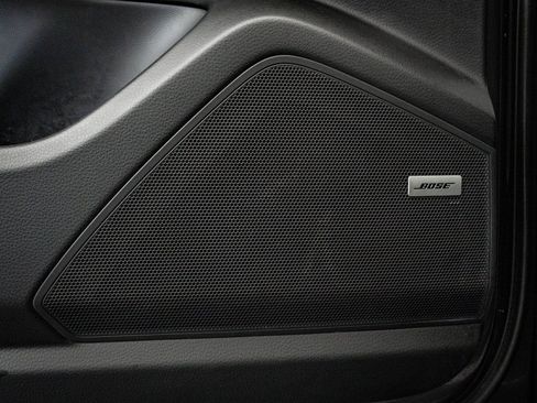 Certified 2022 Porsche Cayenne E-Hybrid w/ Premium Package image 31