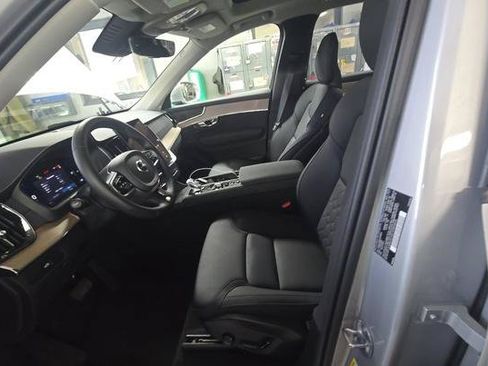 Used 2025 Volvo XC90 B6 Plus AWD/4WD image 5