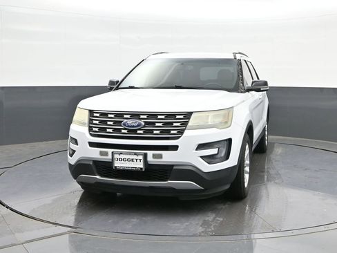 Used 2016 Ford Explorer XLT w/ Equipment Group 201A FWD image 27