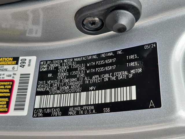 Used 2024 Toyota Sienna XLE FWD image 24