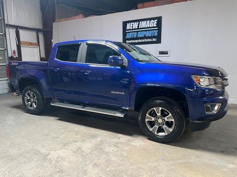 Used 2017 Chevrolet Colorado Z71 RWD image 2