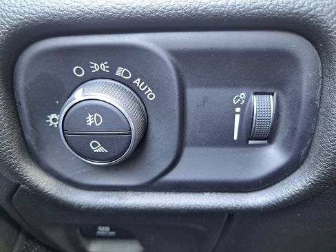 Used 2022 RAM 1500 Big Horn AWD/4WD image 17