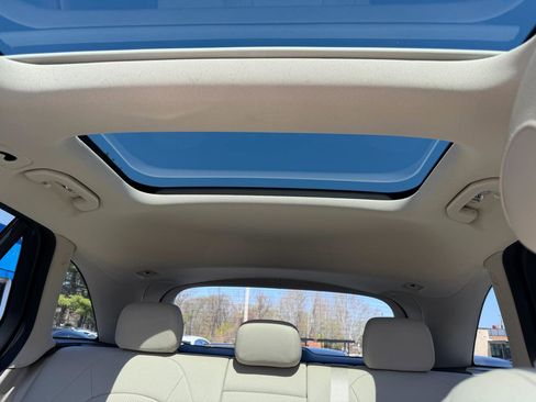 Used 2018 Mercedes-Benz GLC 300 4MATIC image 17