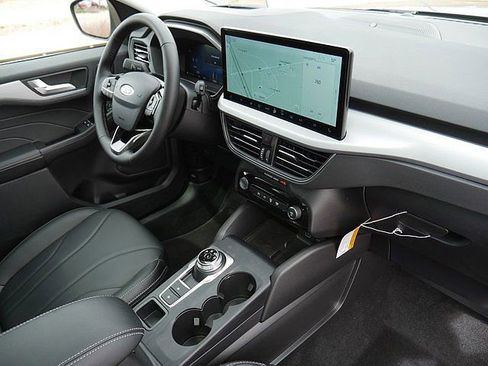 New 2025 Ford Escape SE w/ PHEV Premium Package FWD image 30