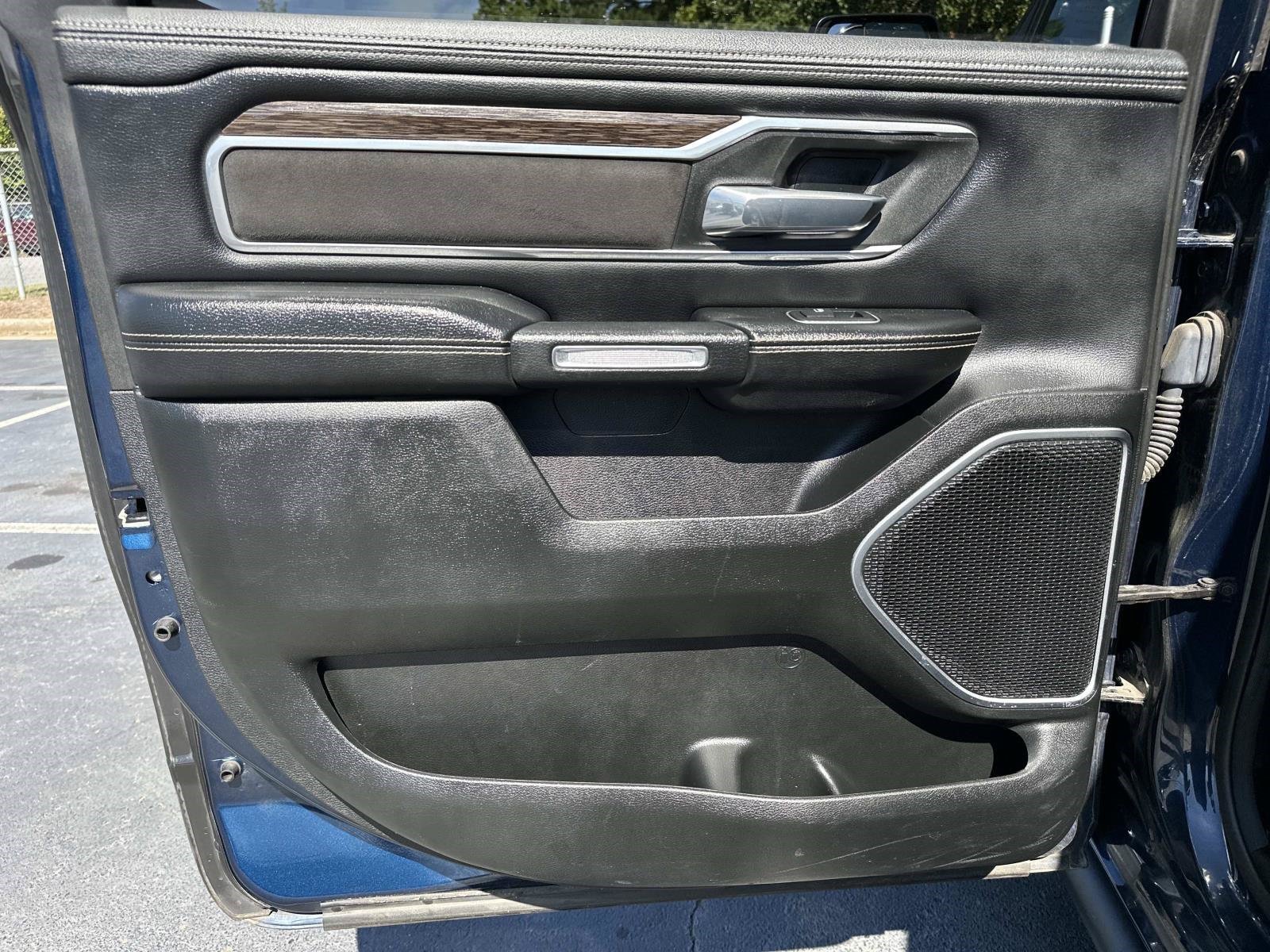 Used 2020 RAM 1500 Laramie AWD/4WD image 11