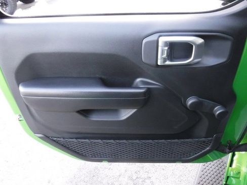 Used 2019 Jeep Wrangler Unlimited Sport image 19