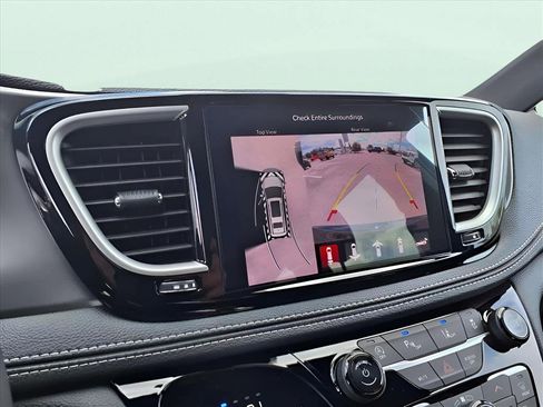 New 2026 Chrysler Pacifica Select image 21