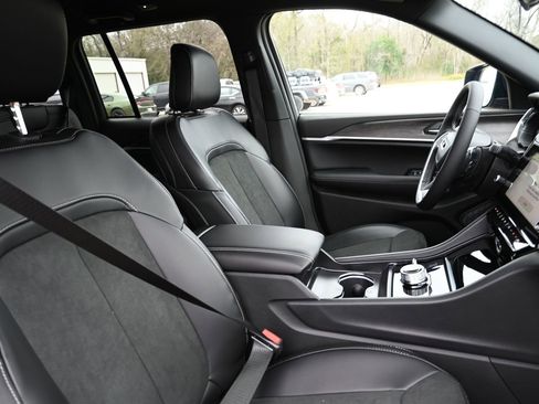 New 2026 Jeep Grand Cherokee Altitude image 23