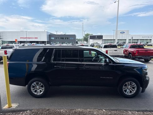 Used 2018 Chevrolet Suburban LT AWD/4WD image 5