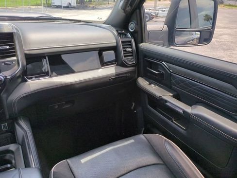 Used 2025 RAM 3500 Limited AWD/4WD image 19