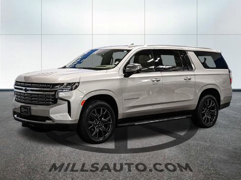 Used 2023 Chevrolet Suburban Premier w/ Premium Package 2 image 2