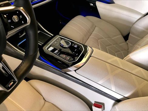 Used 2024 BMW i7 eDrive50 w/ M Sport Package RWD image 15