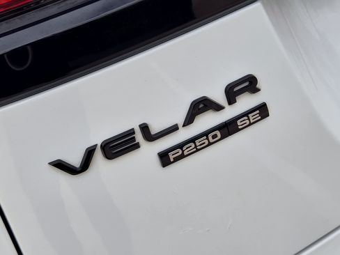 Used 2018 Land Rover Range Rover Velar R-Dynamic SE AWD/4WD image 19