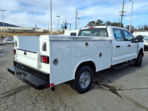 New 2026 Ford F250 XL w/ XL Chrome Package image 4