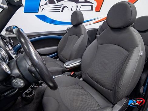 Used 2009 MINI Cooper Convertible image 16