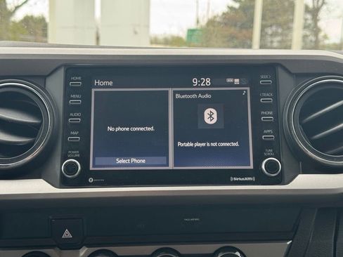 Used 2020 Toyota Tacoma SR5 w/ Technology Package image 39