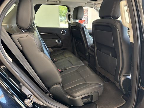 Used 2019 Land Rover Discovery SE AWD/4WD image 19