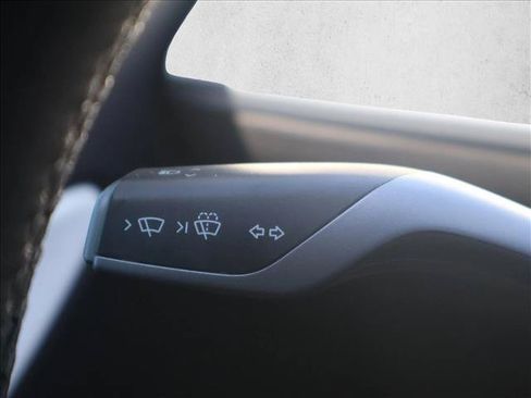 Used 2022 Tesla Model Y Performance AWD/4WD image 15