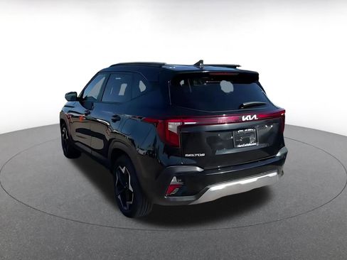 Used 2025 Kia Seltos S FWD image 11